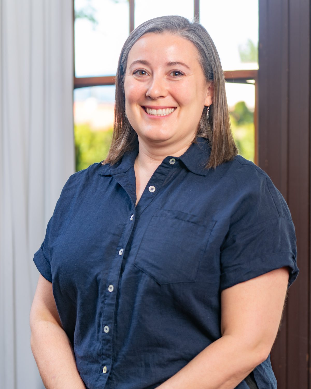 May2022_Portraits-8 Dana Ewart